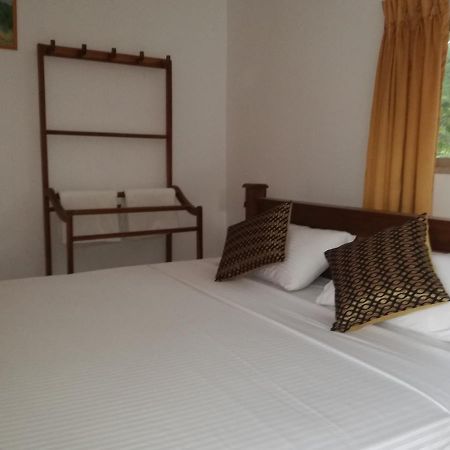 Deshani Holiday Inn Дамбулла Экстерьер фото