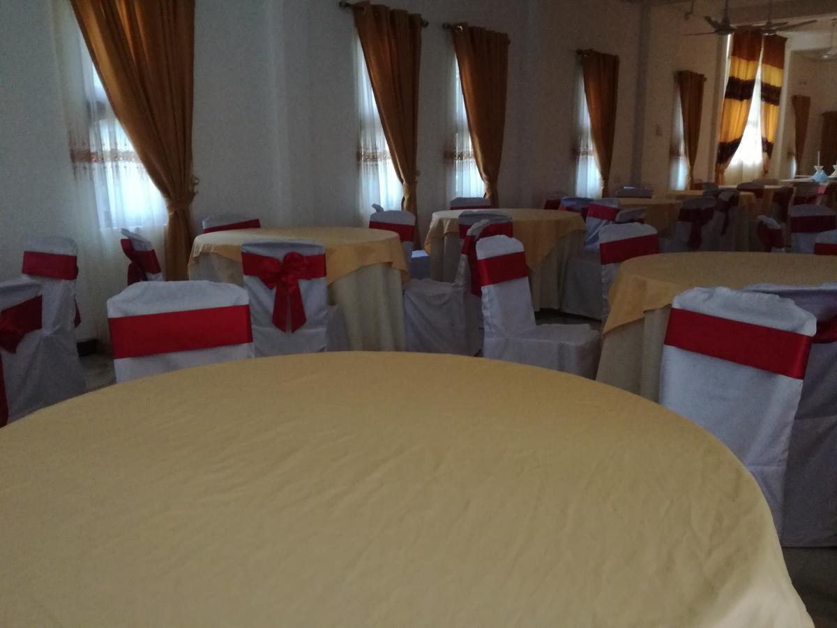 Deshani Holiday Inn Дамбулла Экстерьер фото