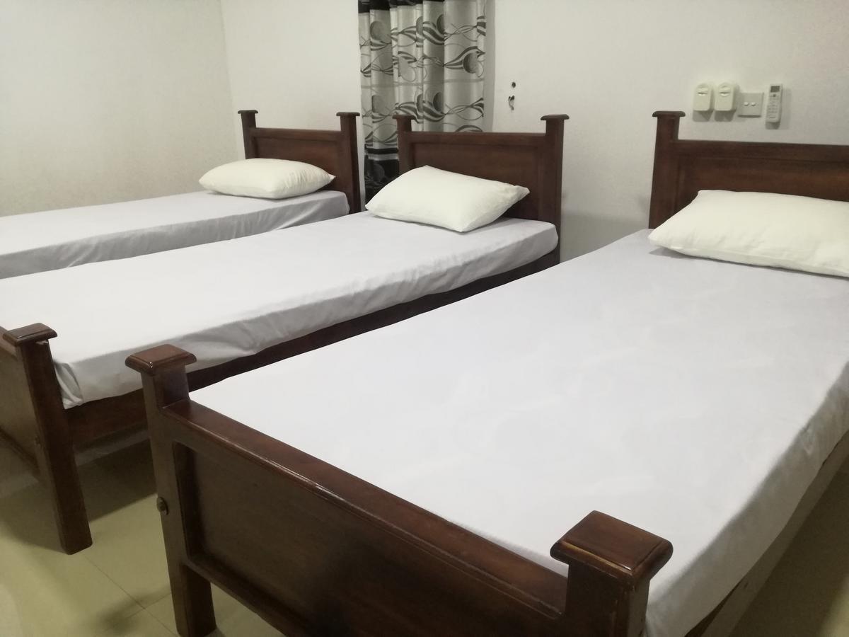 Deshani Holiday Inn Дамбулла Экстерьер фото