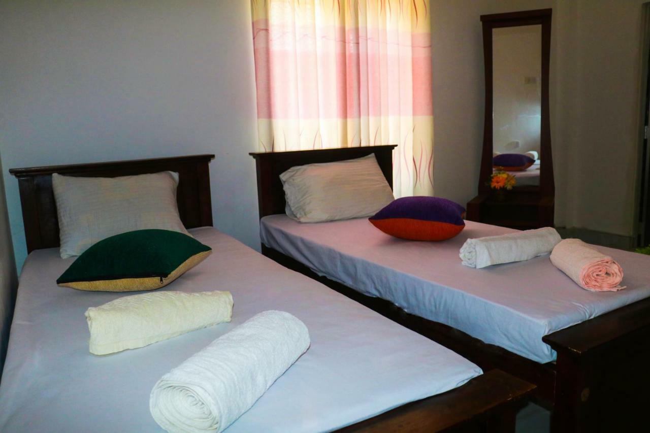 Deshani Holiday Inn Дамбулла Экстерьер фото